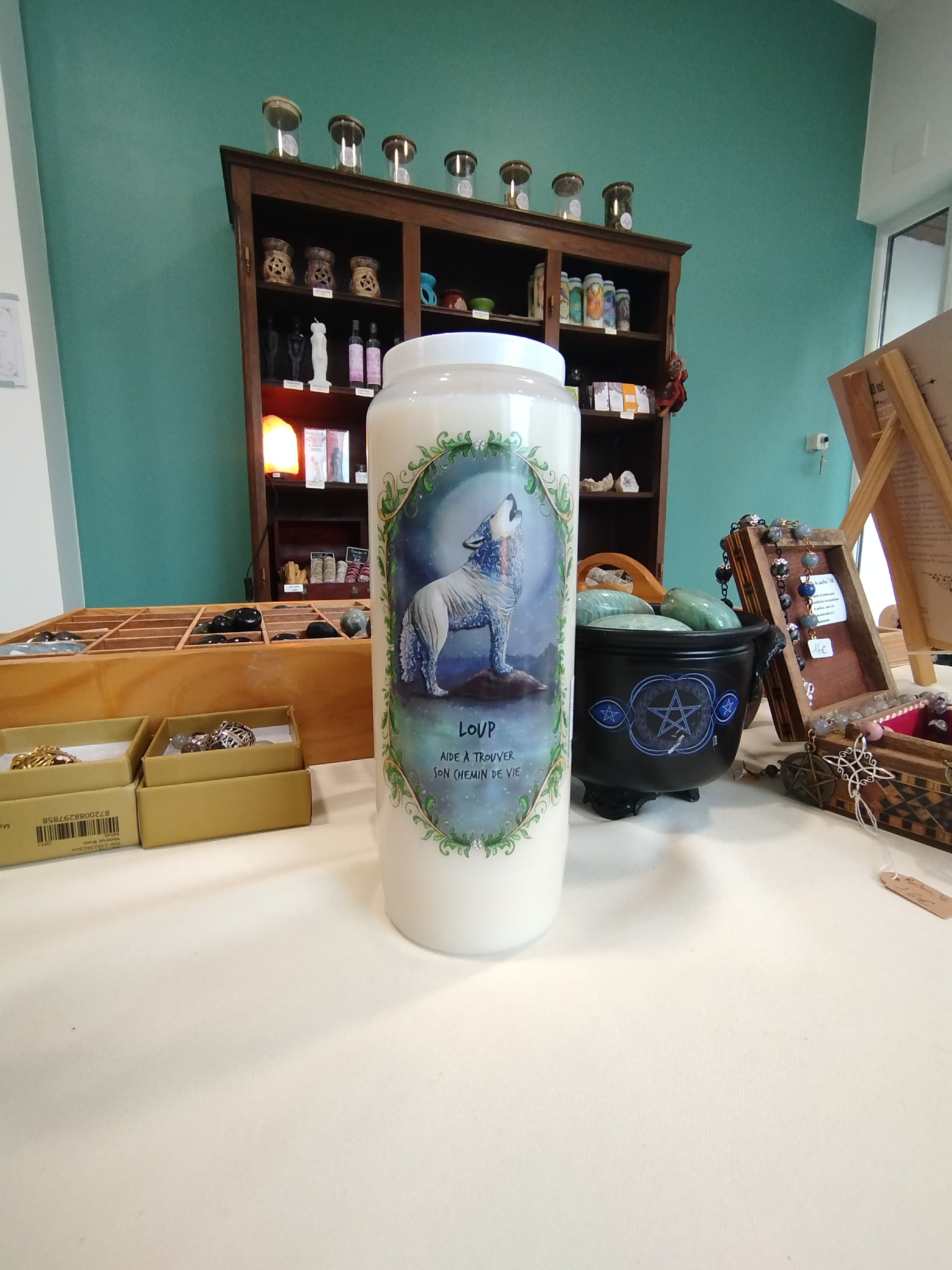 le loup est un symbole de courage, de détermination, il aide à trouver son chemin de vie