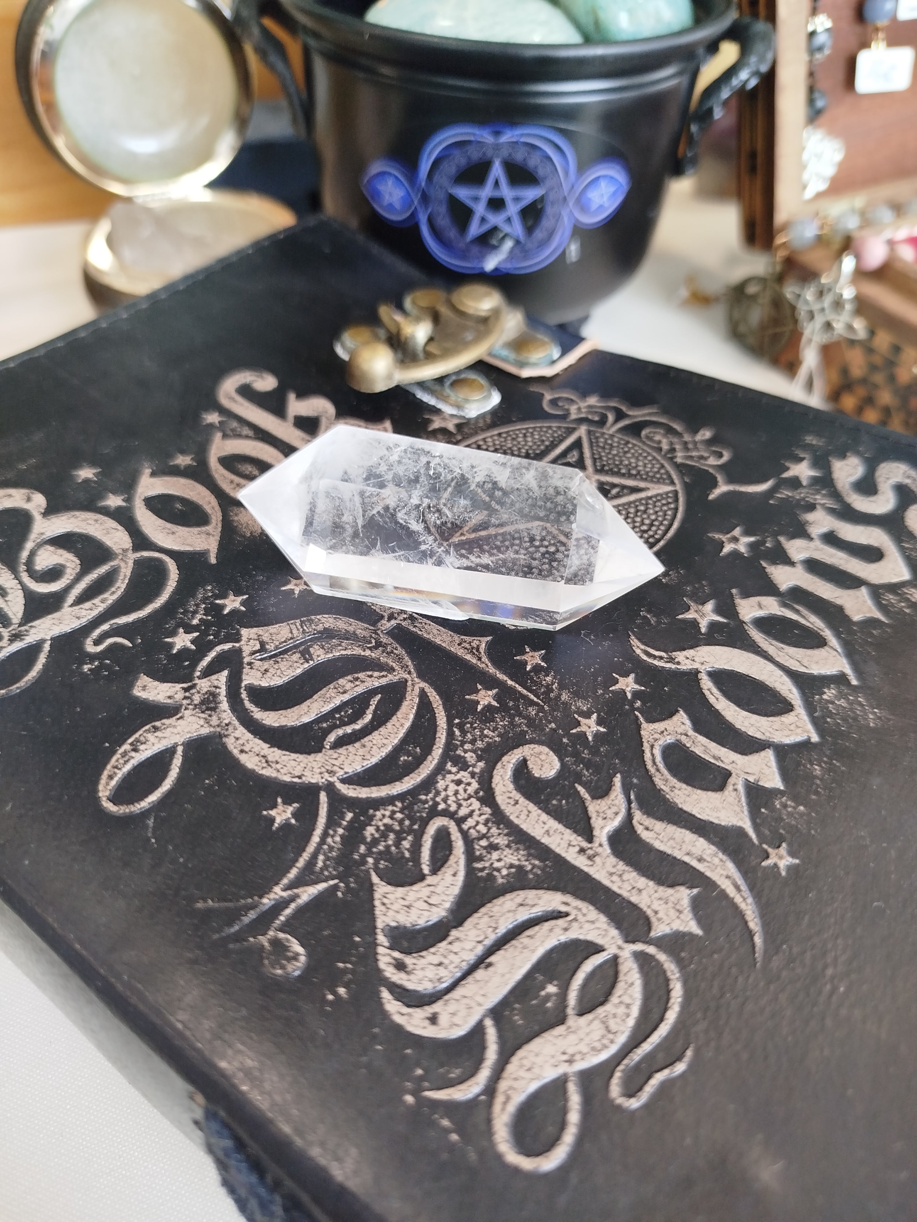 cristal de roche bi terminé pour soin énergétique et rechargement des pierres