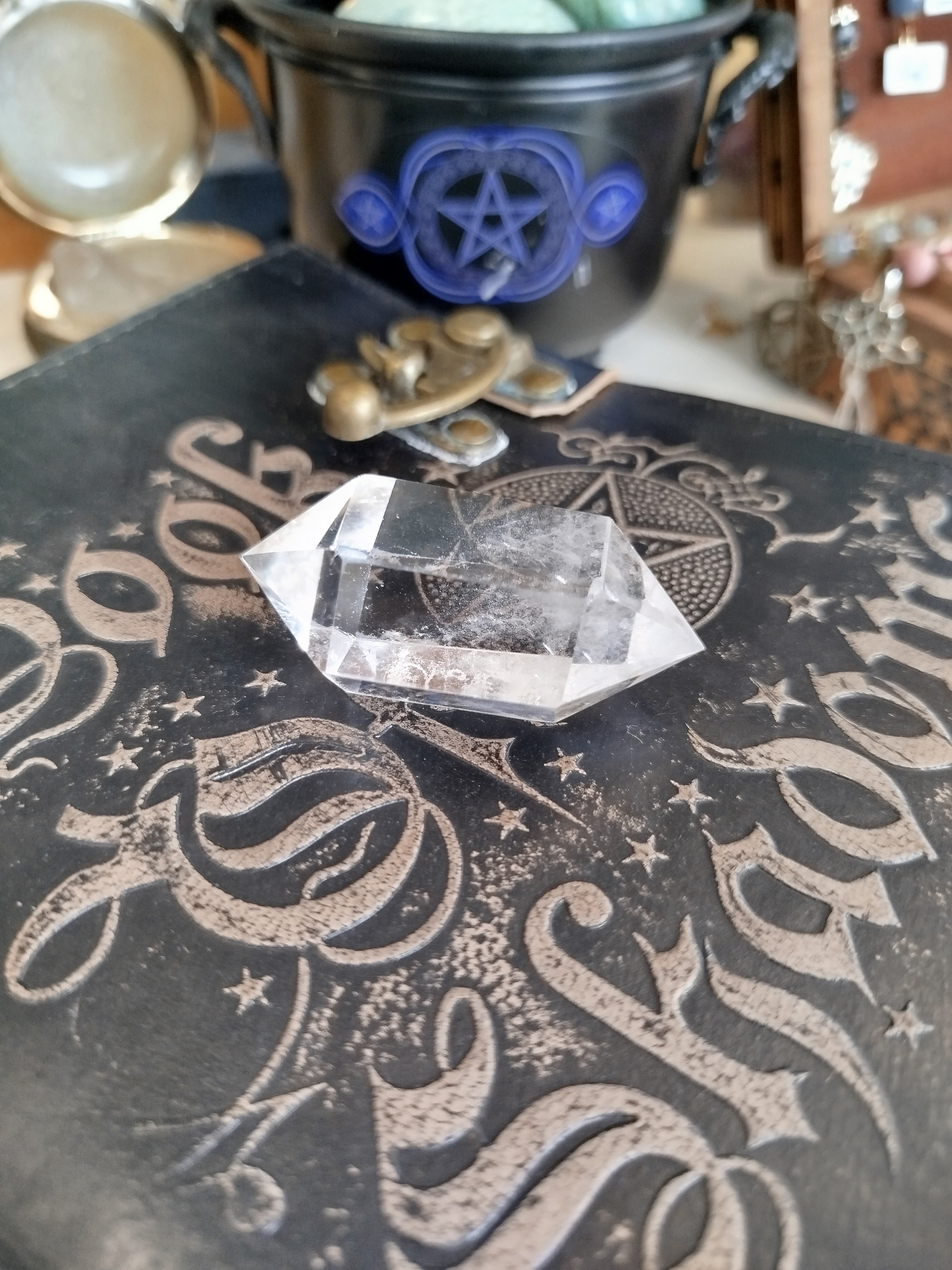 cristal de roche bi terminé pour soin énergétique et rechargement des pierres