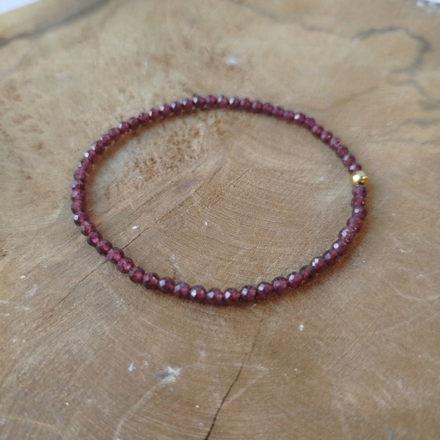 Bracelet artisanal en grenat facetté