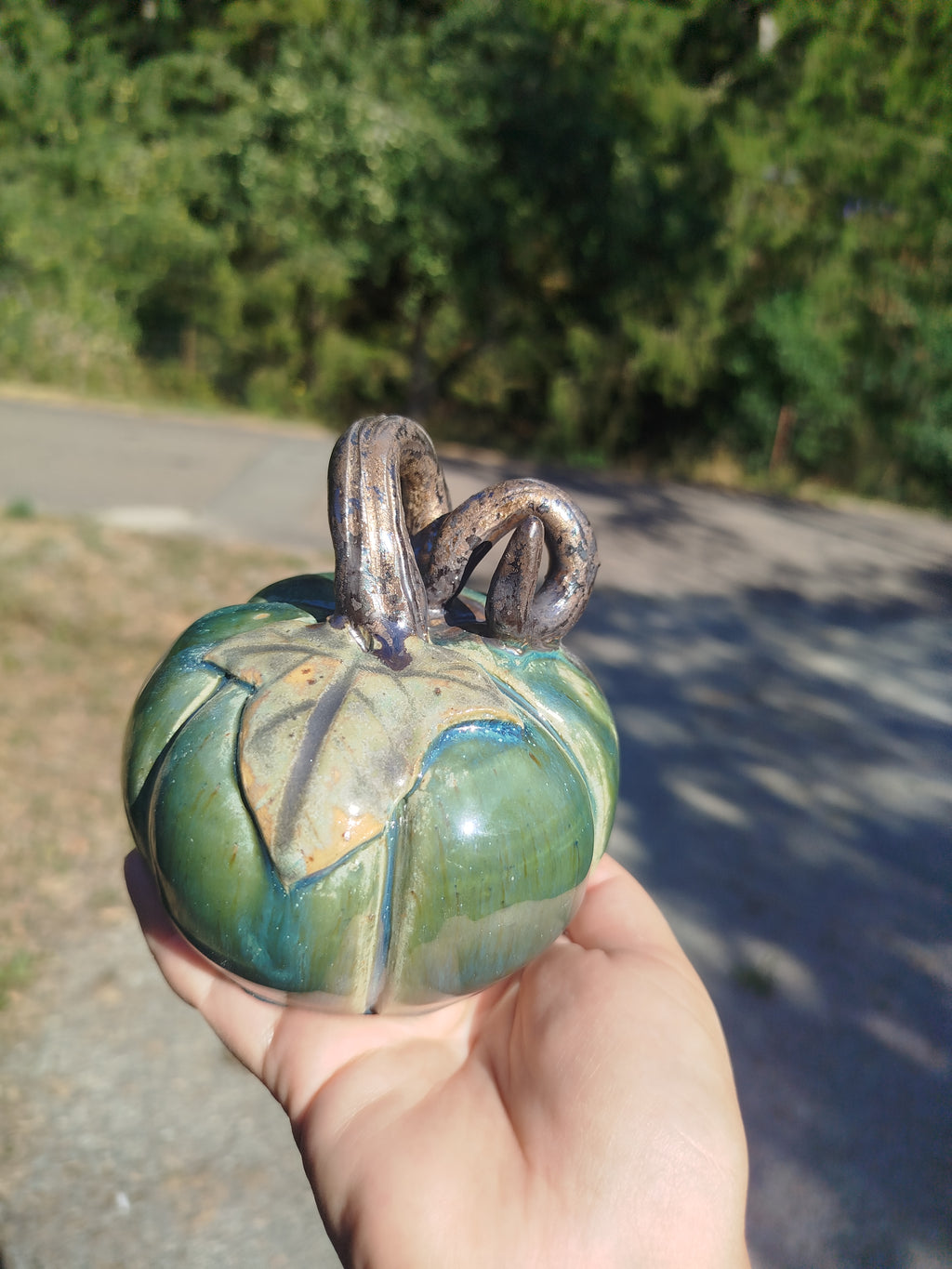 Citrouille en grès - céramique artisanale - émail vert d'eau